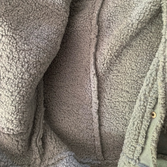 Forever21 Fleece Suede jacket - Picture 3 of 6